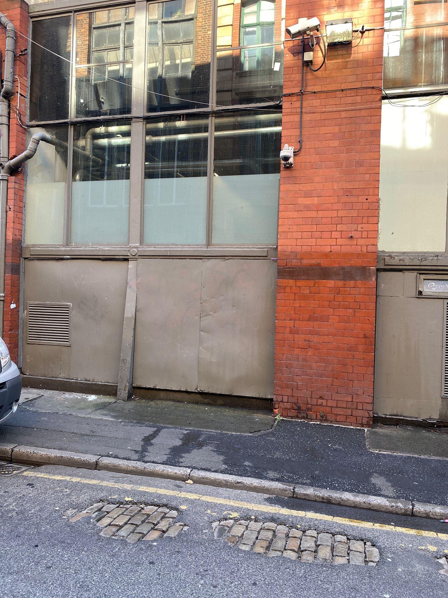 Spray paint removed from stone facade